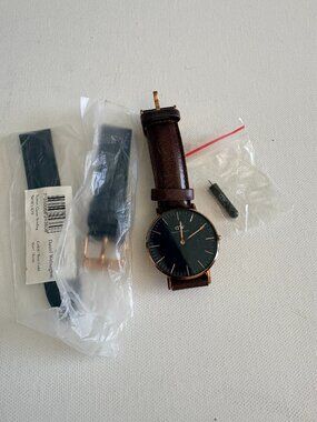 Daniel Wellington Classic Watch – 36mm – Quartz – Leather Strap